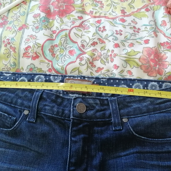 Paige Jeans with a slight flair - Picture 6 of 8